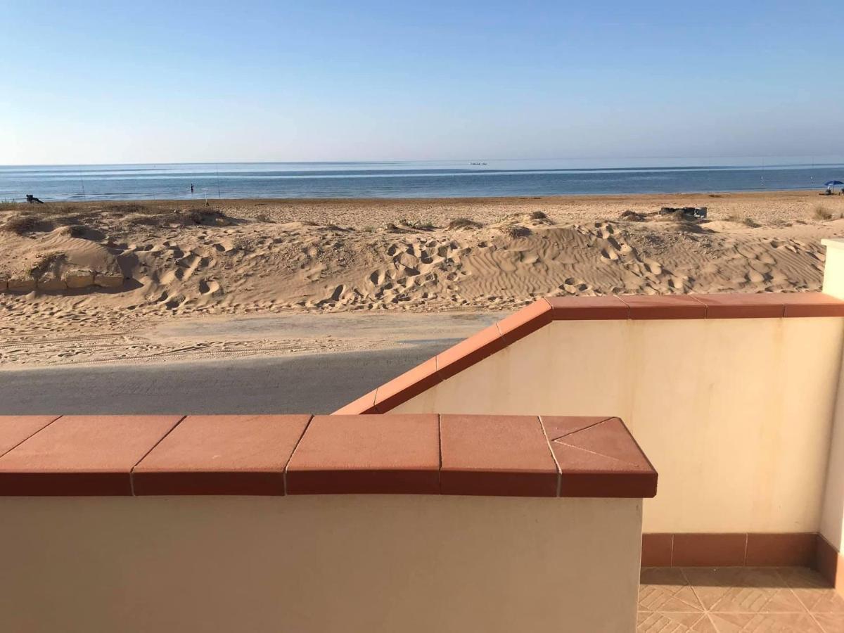 Apartmán Frontemare Tre Fontane Exteriér fotografie