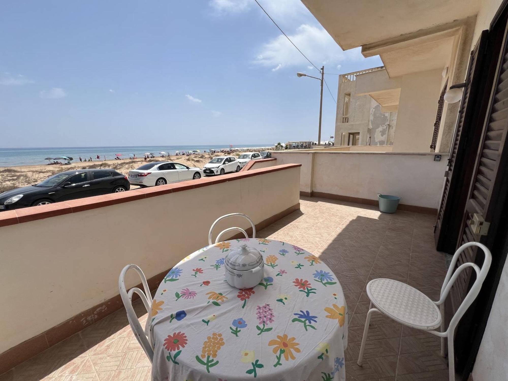 Apartmán Frontemare Tre Fontane Exteriér fotografie